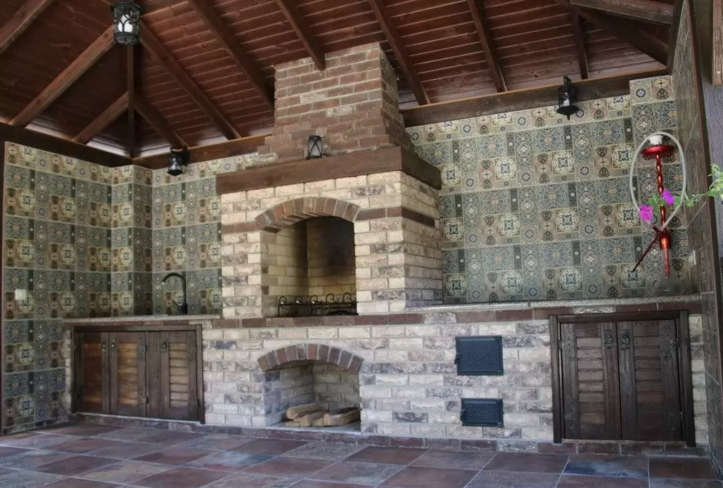 Построили беседку в короткий срок